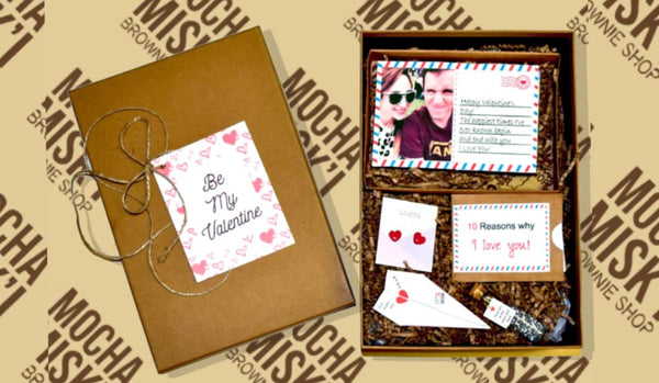 Misk'i Postcard - Postcard Brownie Box - Love